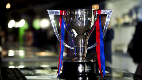 berkahnyakomputer.blogspot.com/ Gambar tropi Liga Spanyol