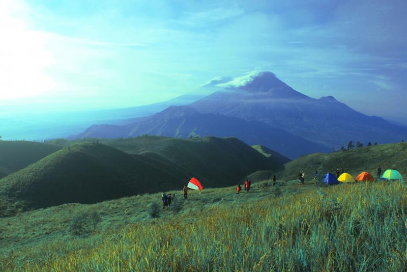 Pemandangan Gunung Prau | Pesona keindahan hamparan pegunungan prau dieng, wonosobo