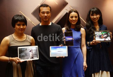 Suasana peluncuran Samsung Galaxy Tab S (Hasan/ detikFoto) http://images.detik.com/content/2014/07/17/455/artisgalaxy.jpg