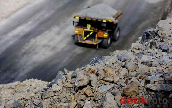 http://images.detik.com/content/2014/07/21/1034/pertambangandalem.jpg