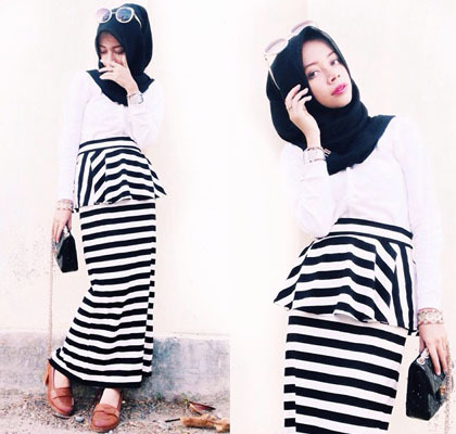 Hijab Style: Tampil Feminin dengan Motif Garis Ala Sonia Samsul 6