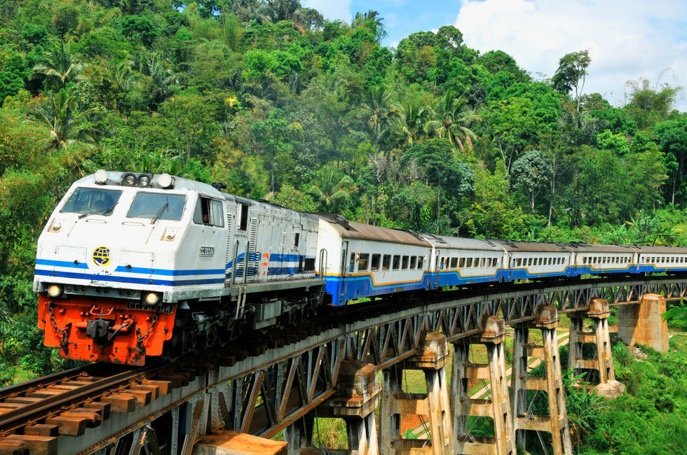 //images.detik.com/content/2014/09/09/4/keretaapi.jpg