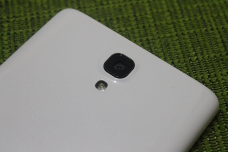 4. Kamera Khas Ponsel Murah http://images.detik.com/content/2015/01/14/406/075243_redmi4.jpg
