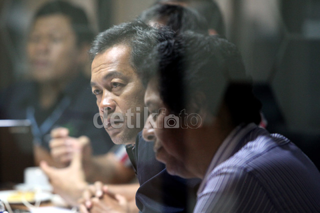 Aji Santoso mengikuti rapat dengan PSSI, PT Liga Indonesia, dan BTN di Kantor PSSI, Senayan, Jakarta, Jumat (16/1/2015).
