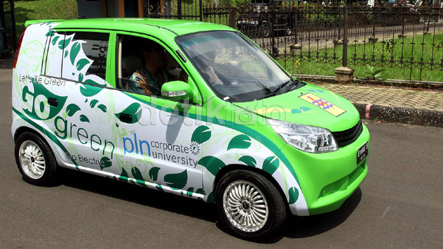 Mobil Listrik Buatan Anak Bangsa Dijajal di TMII