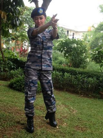 TNI AL Lirik Dewi Persik untuk Duta Bahari TNI AL Lirik Dewi Persik untuk Duta Bahari