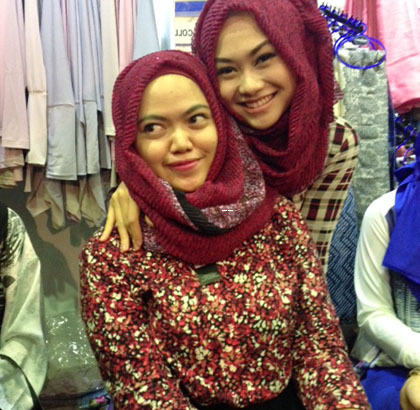 Bergaya ala Indah Nada Puspita dengan Tutorial Hijab Ini 5