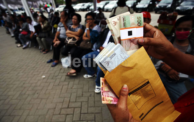 Ekonom Bank Singapura: Dolar di Rp 13.400 Masih Oke