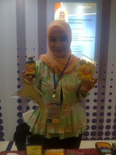 Sempat Bangkrut, Wanita Cantik Ini Kantongi Rp 50 Juta/Bulan dari Pempek Kentang