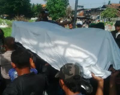 Kematian Dianggap Janggal, Makam Rudianto di Karang Tembok Dibongkar