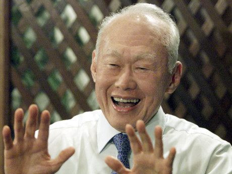 21 Tembakan ke Udara dan F-16 Tandai Penghormatan Kepada Lee Kuan Yew 21 Tembakan ke Udara dan F-16 Tandai Penghormatan Kepada Lee Kuan Yew