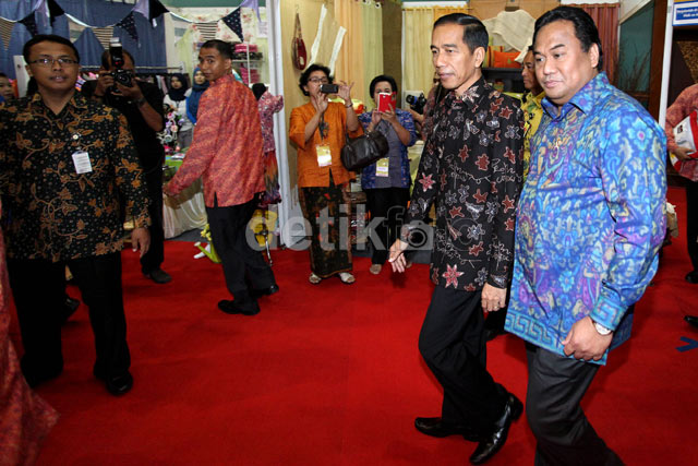 Jokowi Tinjau Pameran Inacraft 2015