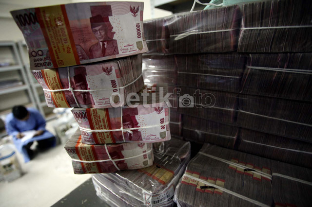 //images.detik.com/content/2015/05/12/5/071411_rupiah2.jpg