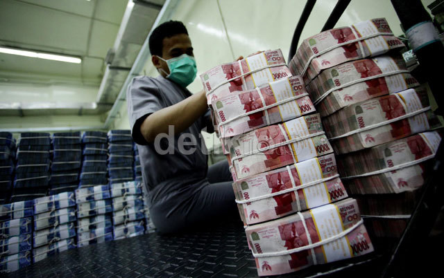 //images.detik.com/content/2015/05/12/5/071900_rupiah4.jpg