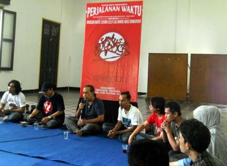Sawung Jabo & Sirkus Barock Akan Pentaskan 'Perjalanan Waktu' di Yogya http://images.detik.com/content/2015/05/26/228/sirkusdlm.jpg