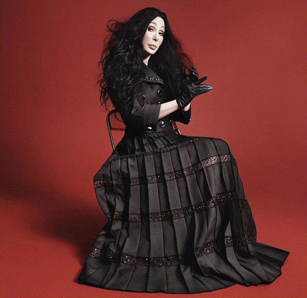 Berusia 69 Tahun, Cher Jadi Bintang Iklan Marc Jacobs