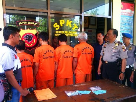 Main Judi Gaple, Kuartet Sopir Angkot di Bandung Ini Masuk Bui Main Judi Gaple, Kuartet Sopir Angkot di Bandung Ini Masuk Bui