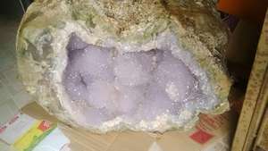 Begini Proses Terbentuknya Batu Kristal Ungu 350 Kg di Prambanan