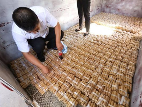 Karyawan SPBU Beli Mobil Pakai 4 Ton Uang Koin Karyawan SPBU Beli Mobil Pakai 4 Ton Uang Koin