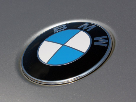 Teknologi Pintar BMW Ini Bisa Mencari Tempat Parkir Kosong
