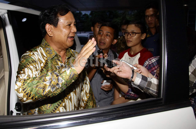 Yang penting bagi kita BUMN harus kuat dan nggak boleh jatuh ke tangan asing. Industri, Indonesia harus kuasai, jelasnya.