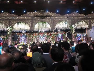 Resepsi Gibran dan Selvi Sesi Terakhir Masih Dipadati Tamu Resepsi Gibran dan Selvi Sesi Terakhir Masih Dipadati Tamu