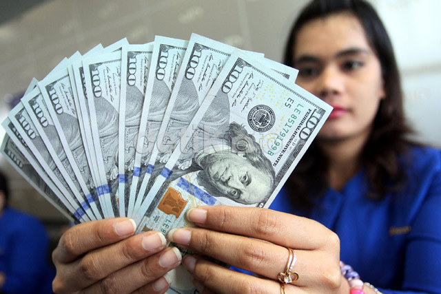 Jelang Pengumuman Pertumbuhan Ekonomi, Dolar AS Balik Lagi Rp 13.500 Jelang Pengumuman Pertumbuhan Ekonomi, Dolar AS Balik Lagi Rp 13.500