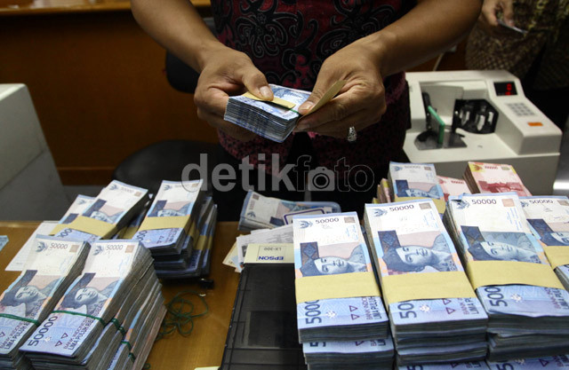 Kinerja Perbankan RI: Pertumbuhan Kredit Rendah, Kredit Macet Naik Kinerja Perbankan RI: Pertumbuhan Kredit Rendah, Kredit Macet Naik