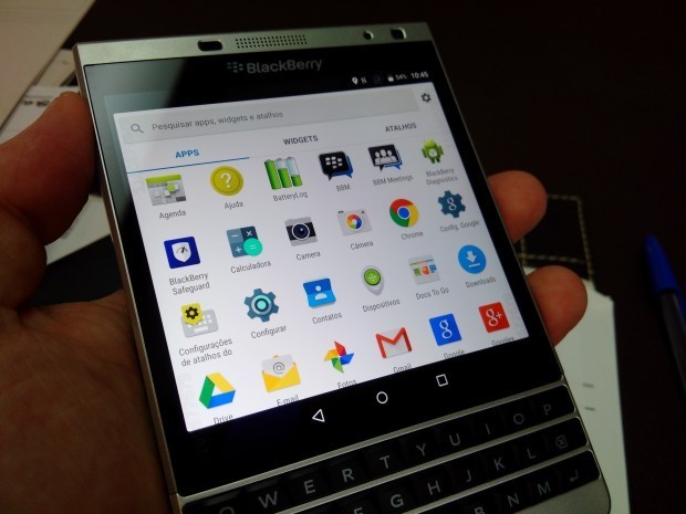  BlackBerry Passport Silver Pakai Android?
