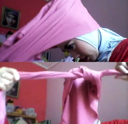 Tutorial Hijab Turban untuk Bergaya Unik ala Nina Septiani 3