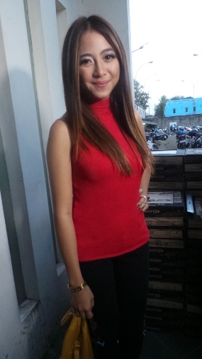 Tinggal di Singapura, Nadia Vega Tak Bisa Lepas dari Sambal Terasi http://images.detik.com/content/2015/08/11/230/nadlm.jpg