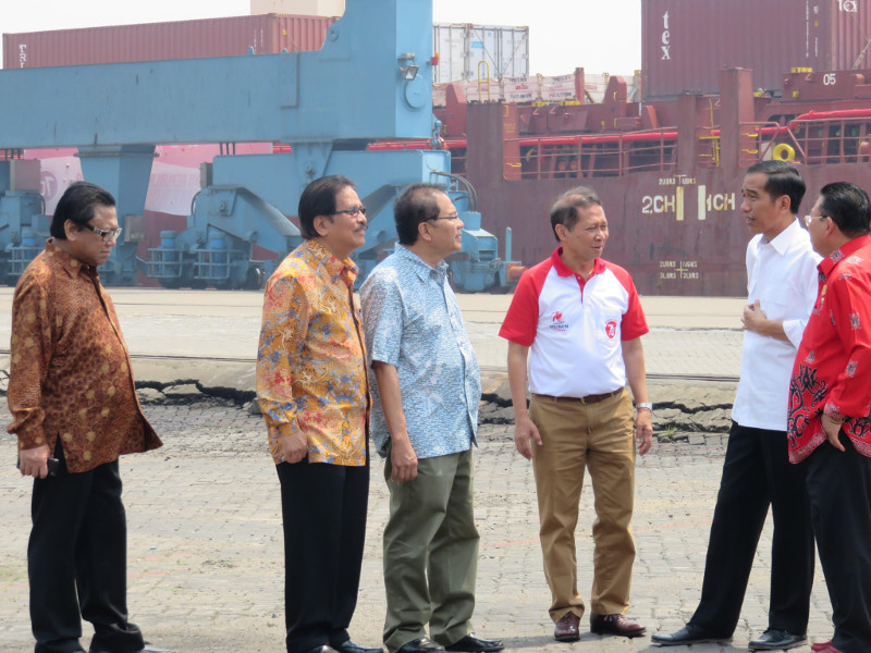 Kunjungi Pelabuhan Pontianak, Jokowi: Tidak Ada Masalah Dwelling Time 