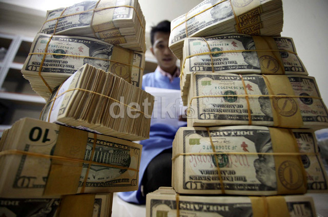 Dolar Rp 14.200 Bank Masih Aman, Kalau Rp 15.000 Bagaimana? Dolar Rp 14.200 Bank Masih Aman, Kalau Rp 15.000 Bagaimana?