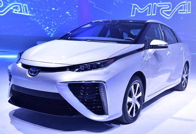 Toyota Mirai ala Back to The Future