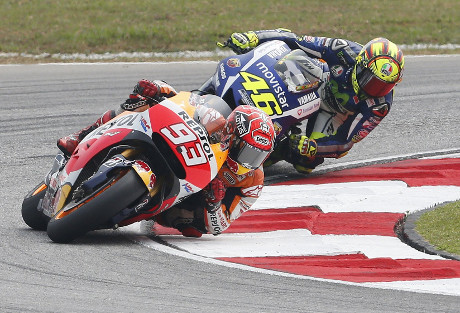 Mengamati Tiga Video Insiden Rossi-Marquez di Sepang Mengamati Tiga Video Insiden Rossi-Marquez di Sepang