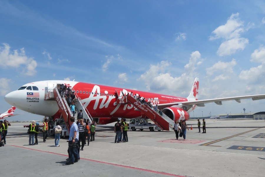 074756_pesawatairasia.jpg