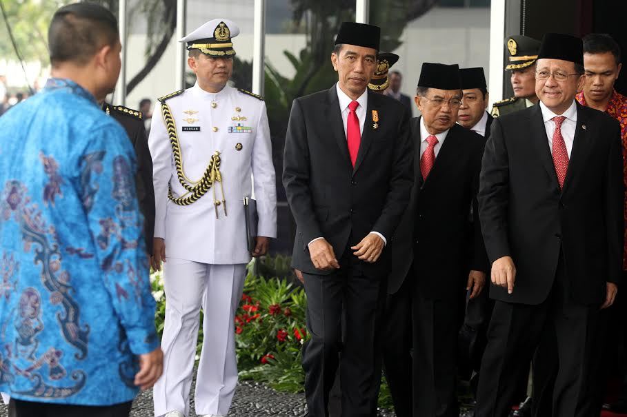 Jokowi Khawatir Keuangan Negara, Tambah Utang atau Pangkas Anggaran?
