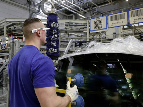 Karyawan Pabrik VW Mulai Pakai Kacamata Pintar ala Google
