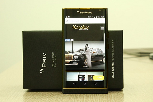 Wow, Handphone BlackBerry Priv Ini Berlapis Emas dan Terjual Seharga Rp. 18 Juta