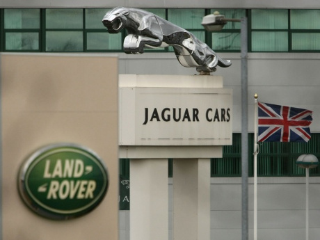 Meski di China Melorot, Penjualan Jaguar Land Rover Masih Moncer