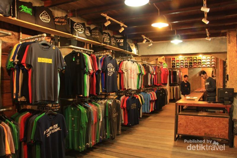ke bukittinggi belanja suvenir t shirt kapuyuak 2 ke bukittinggi belanja suvenir t shirt kapuyuak 2