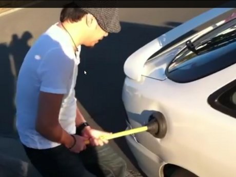 Toilet Plunger pun Bisa Muluskan Mobil Anda yang Penyok