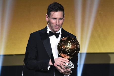 Messi Raih Ballon dOr 2015