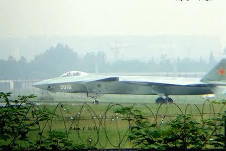 China Ujicoba Jet Tempur Siluman, Pesaing F-22 Raptor China Ujicoba Jet Tempur Siluman, Pesaing F-22 Raptor