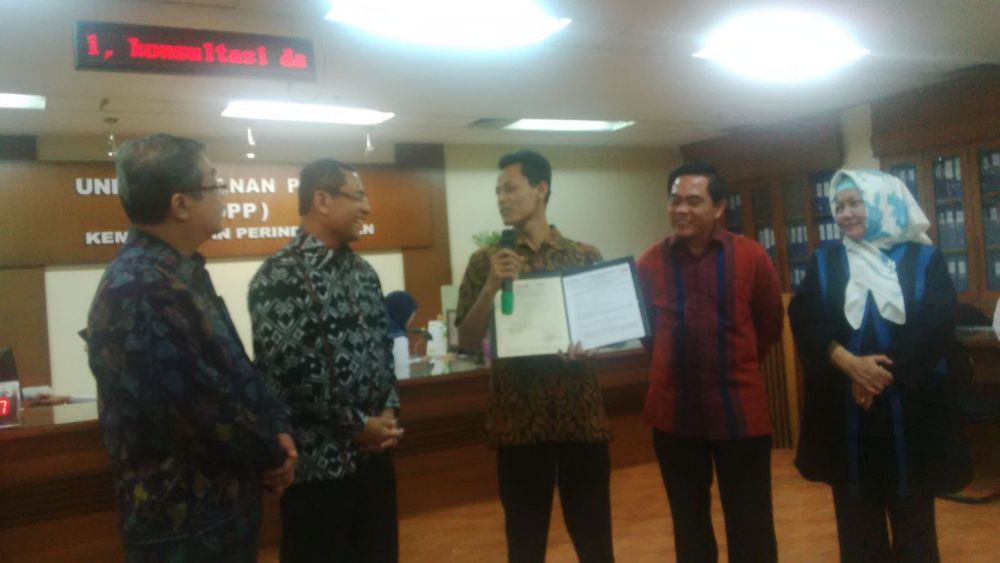Demi Label SNI, Pembuat TV Lulusan SD Ini Rogoh Rp 35 Juta Demi Label SNI, Pembuat TV Lulusan SD Ini Rogoh Rp 35 Juta