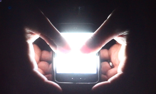 iPhone Kelak Bisa Internetan dengan Kecepatan Cahaya