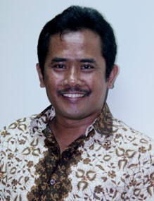 Perilaku Orang/Lembaga Survei (1) Perilaku Orang/Lembaga Survei (1)