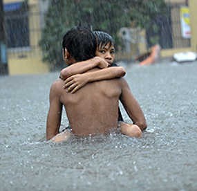Topan Menyerang Vietnam dan Kamboja, 49 Jiwa Tewas Topan Menyerang Vietnam dan Kamboja, 49 Jiwa Tewas