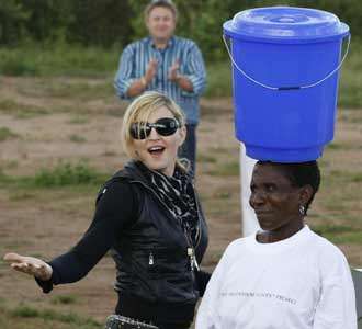 Madonna Kunjungi Malawi Madonna Kunjungi Malawi