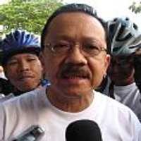 Foke Minta Rencana Kenaikan Pajak di Jakarta Dikaji Lagi Foke Minta Rencana Kenaikan Pajak di Jakarta Dikaji Lagi
